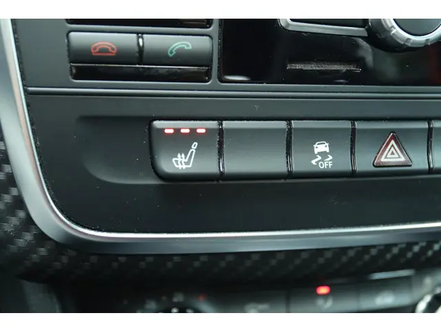 Mercedes-Benz A-Klasse AMG A45 4MATIC 2015 Benzine 32