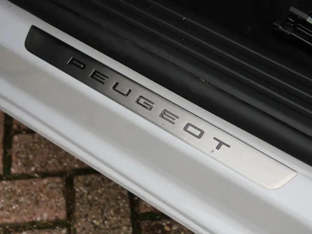 Peugeot 2008 1.2 Hybrid 145 GT 2026 Hybride Benzine 37