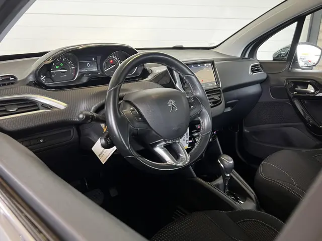 Peugeot 208 1.2 PureTech Allure 2018 Benzine 7