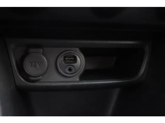 Peugeot 208 1.2 Blue Lion 2018 Benzine 24