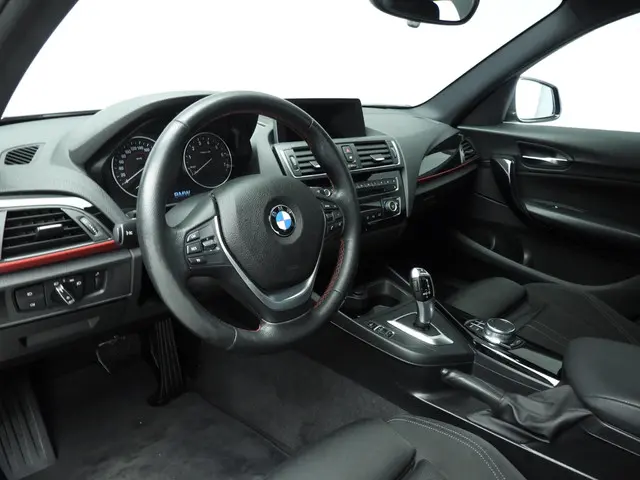 BMW 1 Serie 5-deurs 118i 2017 Benzine 6