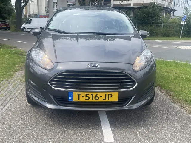 Ford Fiesta 1.25 2015 Benzine 2