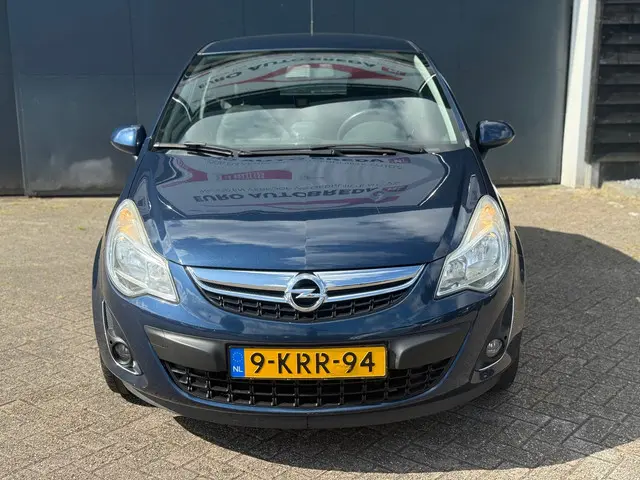 Opel Corsa 1.2-16V Berlin 2013 Benzine 4