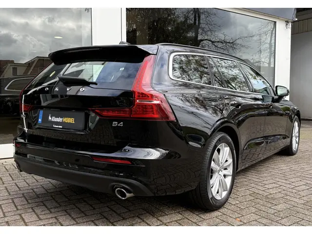 Volvo V60 2.0 B4 Momentum Bus. 2022 Benzine 3