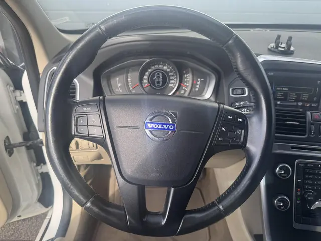 Volvo XC60 2.0 T5 FWD Ocean Race 2014 Benzine 12