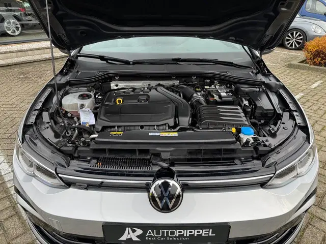 Volkswagen Golf 1.5 eTSI R-Line 2022 Benzine 42
