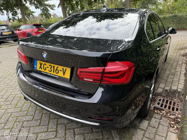 BMW 3 Serie 318i Luxury Edition 2019 2019 Benzine 9