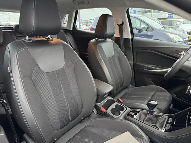 Opel Grandland 1.2 Turbo GS 2024 Benzine 11