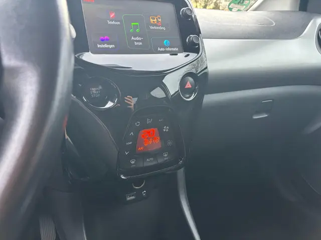 Peugeot 108 1.0 e-VTi Allure 2018 Benzine 19