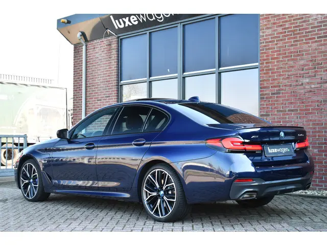 BMW 5 Serie 545e xDrive M-Sport 2021 Hybride Benzine 6