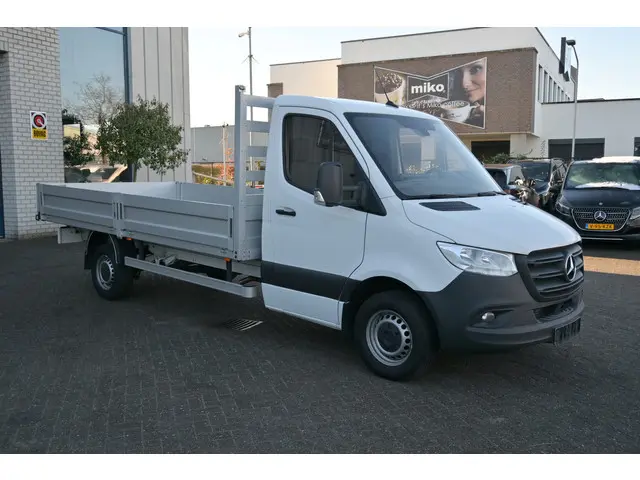 Mercedes-Benz Sprinter 319 CDI L3 RWD 2023 Diesel 7