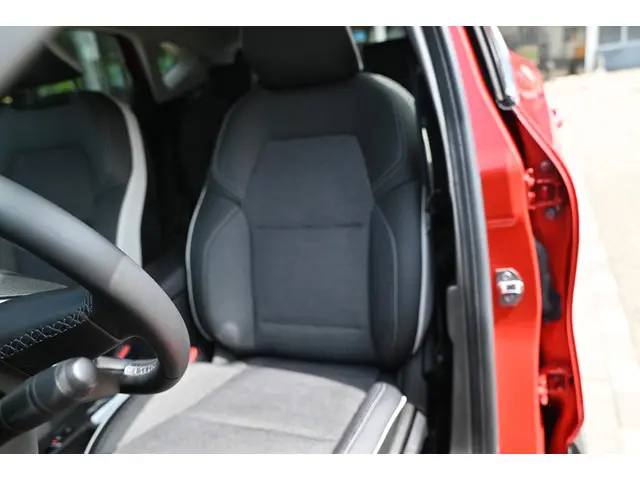 Renault Captur 1.0 TCe 90 techno 2024 Benzine 18
