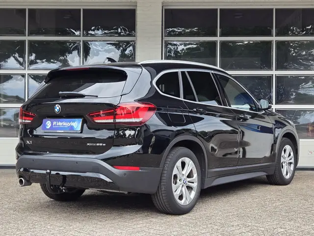 BMW X1 xDrive25e eDrive Edition 2021 Hybride Benzine 8