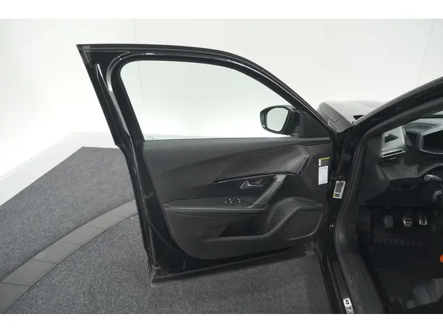 Peugeot 2008 PureTech 130 GT-Line 2020 Benzine 64