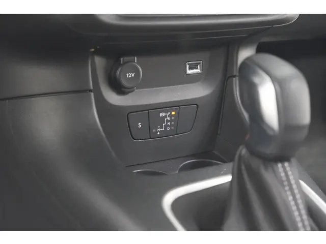 Citroën C3 PureTech 110 EAT6 Max 2024 Benzine 38