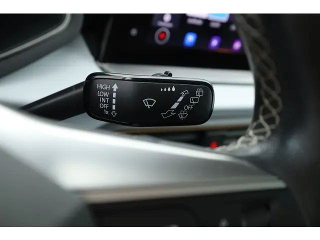 SEAT Arona 1.0 TSI 2022 Benzine 12