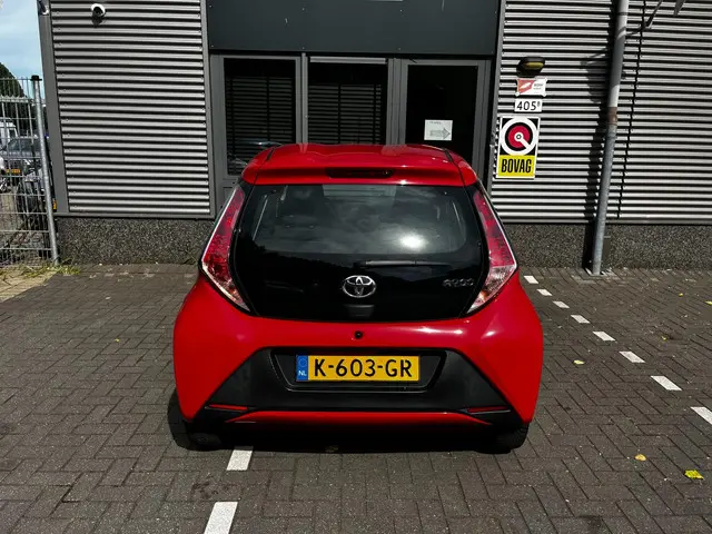 Toyota Aygo 1.0 VVT-i x 2017 Benzine 8