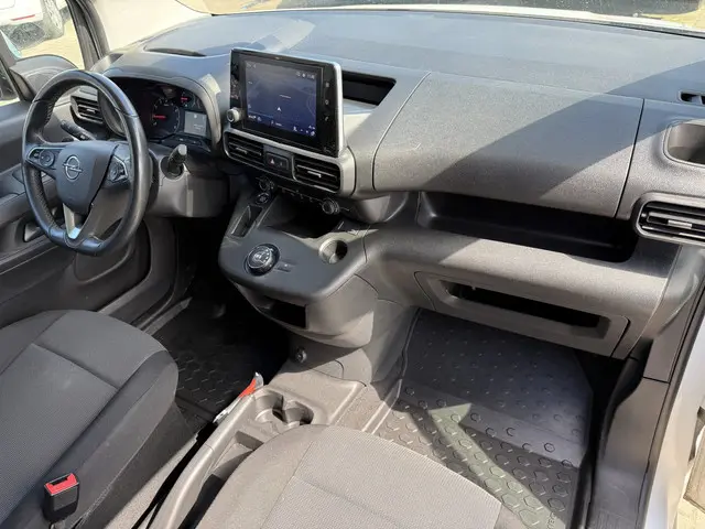Opel Combo 1.5D130PK L2H1 Edition 2021 Diesel 24