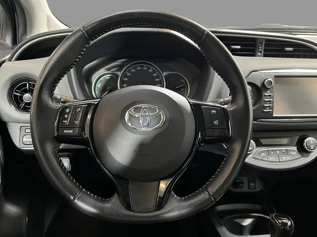 Toyota Yaris 1.5 Hybrid Design 2017 Hybride Benzine 14