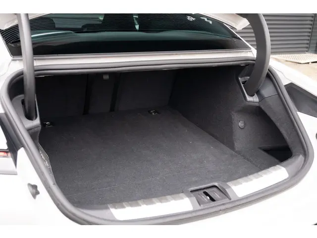 Porsche Taycan 4S Performance 84 kWh 2022 Elektrisch 47