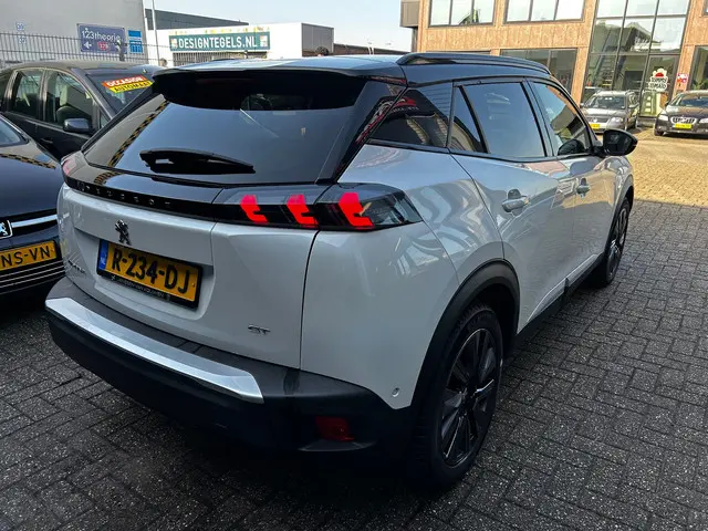 Peugeot e-2008 EV GT Pack 50 kWh 2021 Elektrisch 3