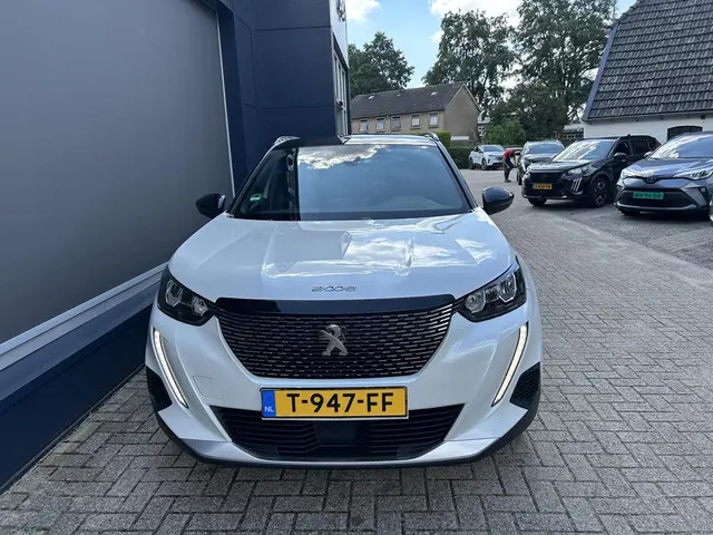 Peugeot 2008 1.2 Turbo 130 PK Allure 2023 Benzine 5
