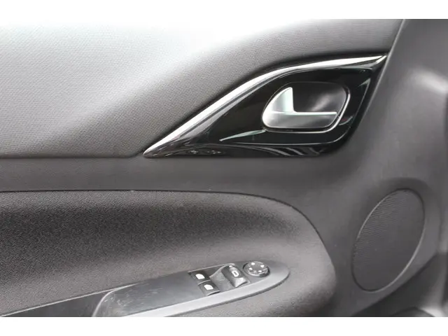 Citroën DS3 1.2 VTi So Chic 2013 Benzine 6