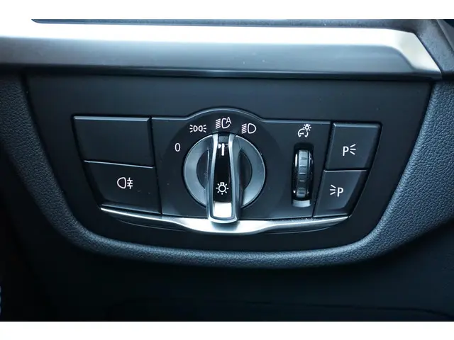 BMW iX3 80 kWh 2023 Elektrisch 34