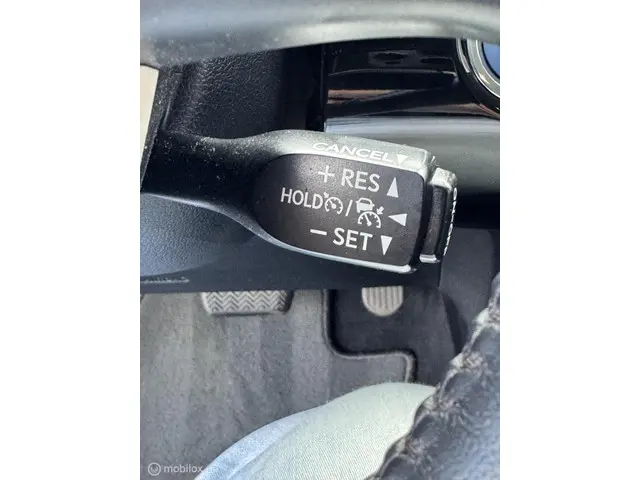 Toyota Prius 1.8 Dynamic 2017 Hybride Benzine 30