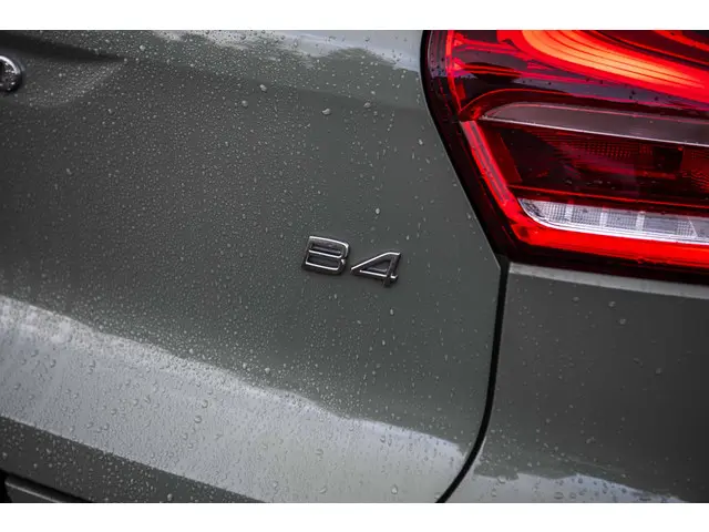 Volvo XC40 2.0 B4 Plus Dark 2024 Benzine 32