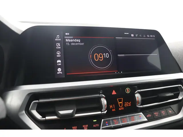 BMW 3 Serie 330i High Executive 2020 Benzine 48