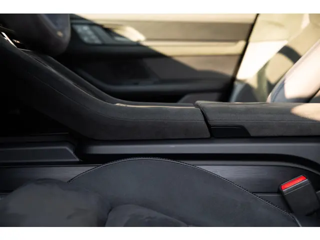 Porsche Taycan Sport Turismo GTS 93 kWh 2023 Elektrisch 46