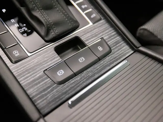 Škoda Superb Combi 1.5 TSI ACT Sport Deluxe 2020 Benzine 28