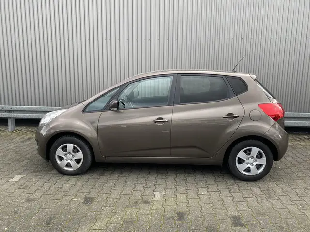 Kia Venga 1.4 CVVT ExecutiveLine 2014 Benzine 9