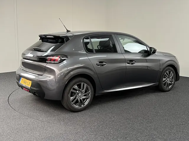 Peugeot 208 1.2 PureTech Active Pack 2022 Benzine 3