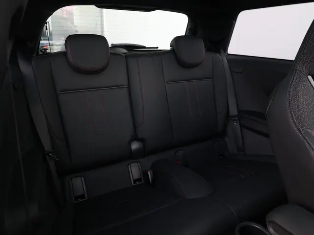 MINI 3-Deurs Cooper C 2025 Benzine 21