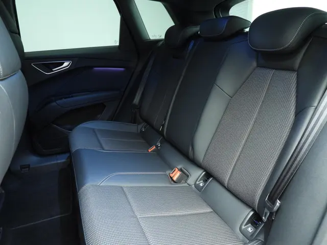Audi Q4 e-tron 40 S edition 77 kWh 2023 Elektrisch 8