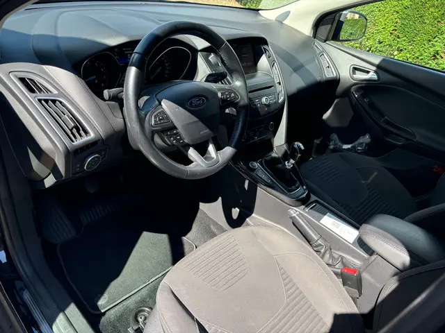 Ford Focus Wagon 1.5 Titanium Edition 2015 Benzine 10