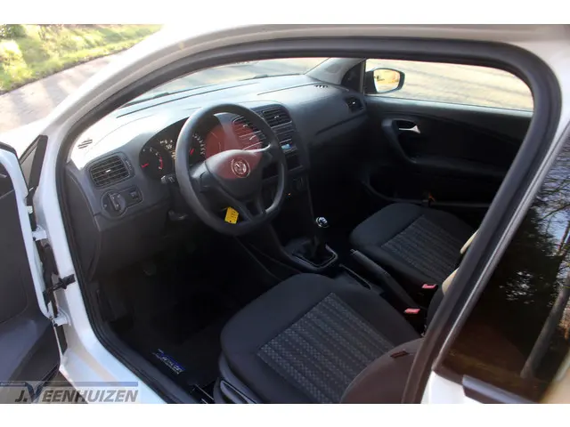 Volkswagen Polo 1.0 Easyline 2015 Benzine 11