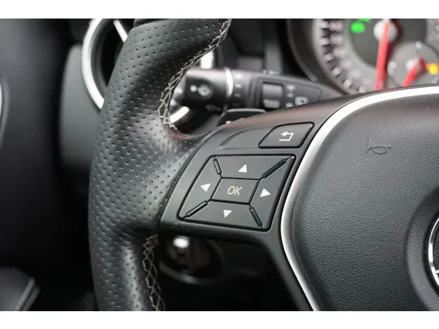 Mercedes-Benz GLA 180 Ambition 2015 Benzine 22