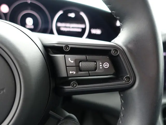 Porsche Taycan Performance 84 kWh- 2021 Elektrisch 17