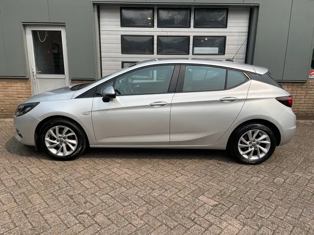 Opel Astra 1.2 Edition 2020 Benzine 2