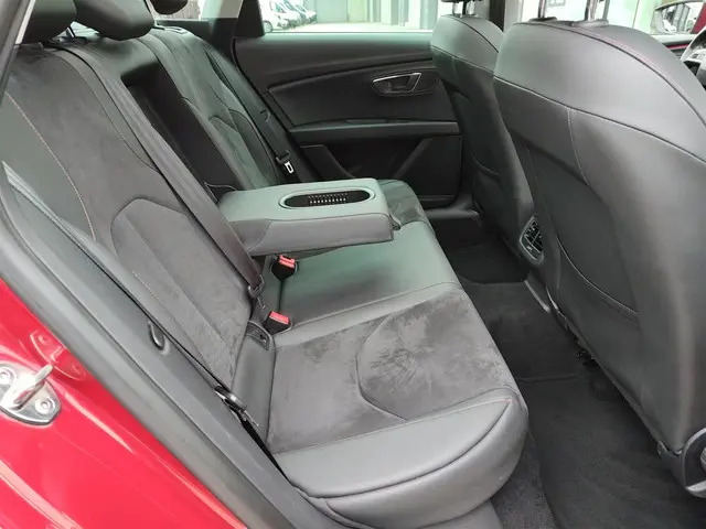 SEAT Leon ST 1.4 EcoTSI FR * Pano * Alcantara * 2017 Benzine 19