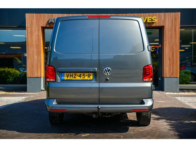 Volkswagen Transporter 2.0 TDI L1H1 28 2021 Diesel 8