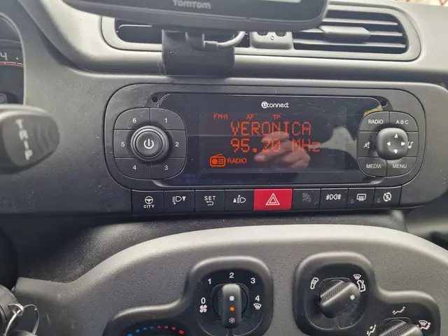 Fiat Panda 0.9 TwinAir Lounge 2017 Benzine 27