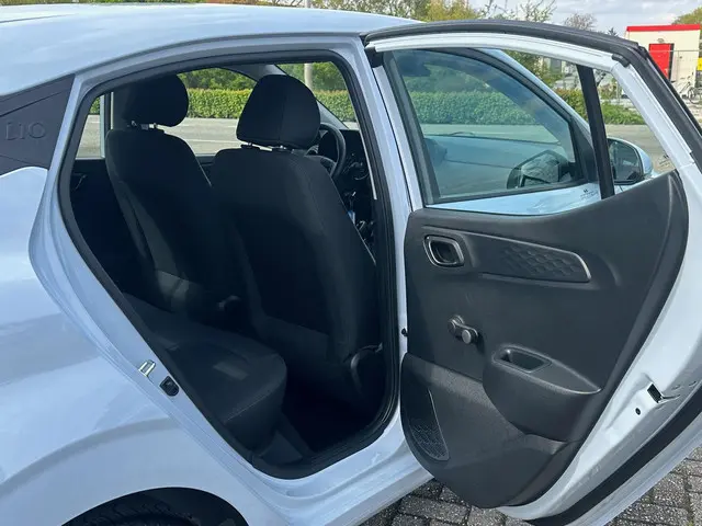 Hyundai i10 1.0 Comfort 5-zits 2020 Benzine 16
