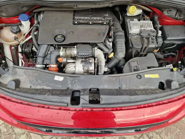 Peugeot 2008 1.6 BlueHDi Allure 2016 Diesel 9