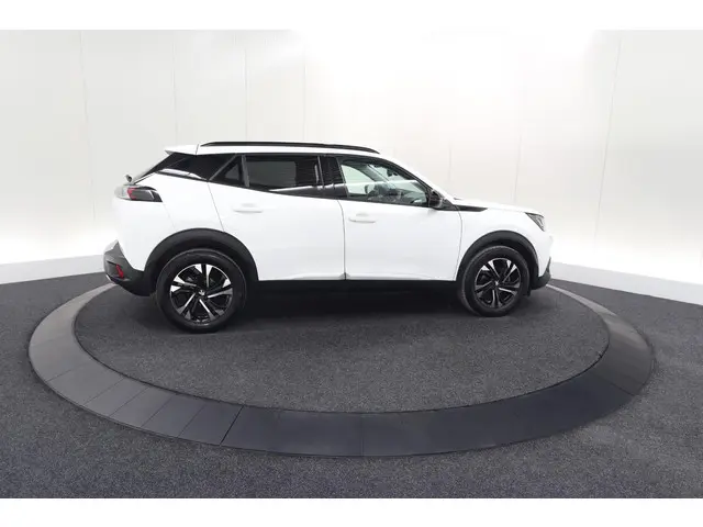 Peugeot 2008 PureTech 130 EAT8 Allure 2022 Benzine 8