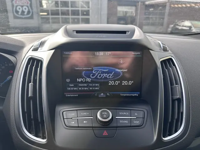 Ford C-MAX 1.5 Titanium 2017 Benzine 22