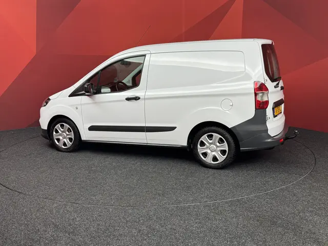 Ford Transit Courier 1.0 Trend 2019 Benzine 16
